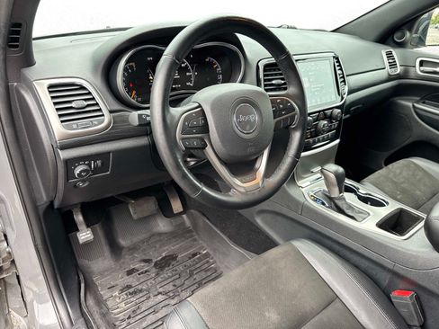 Used 2020 Jeep Grand Cherokee Altitude AWD/4WD image 23