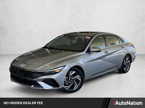 Used 2025 Hyundai Elantra SEL FWD image 1