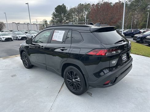 Certified 2024 Toyota Corolla Cross SE image 8