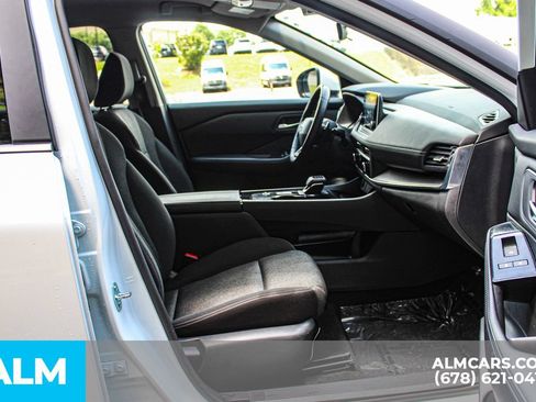 Used 2025 Nissan Rogue SV FWD image 21