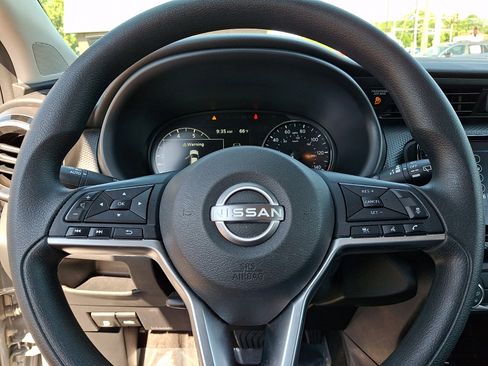 Used 2023 Nissan Kicks SV FWD image 21