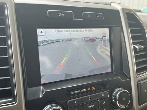 Used 2018 Ford F150 Lariat image 30