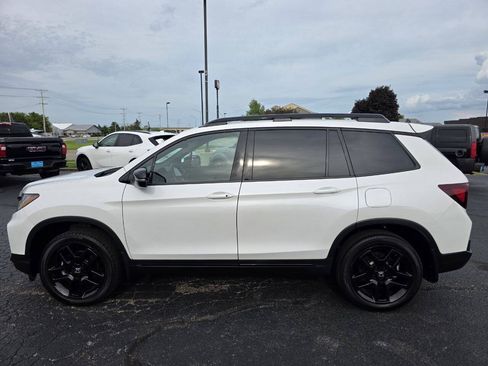 Used 2025 Honda Passport Black Edition image 8