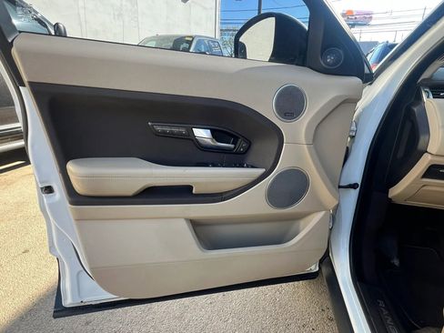 Used 2014 Land Rover Range Rover Evoque Pure Plus image 12