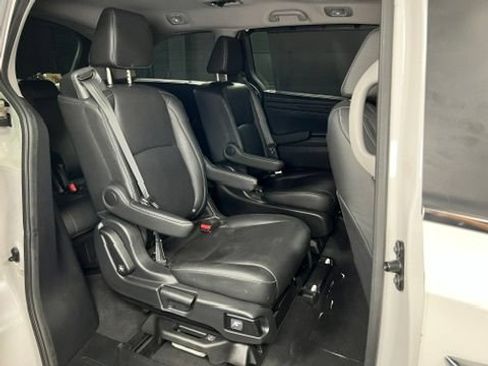 Used 2024 Honda Odyssey Touring image 17