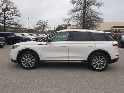 Used 2022 Lincoln Corsair AWD w/ Premium Package image 6