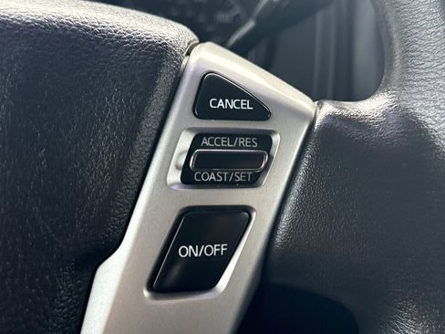 Used 2017 Nissan Titan S image 24