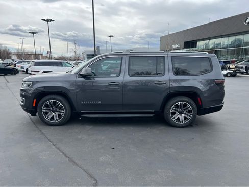 Used 2022 Jeep Wagoneer Series III w/ Flexible Seating Group image 12