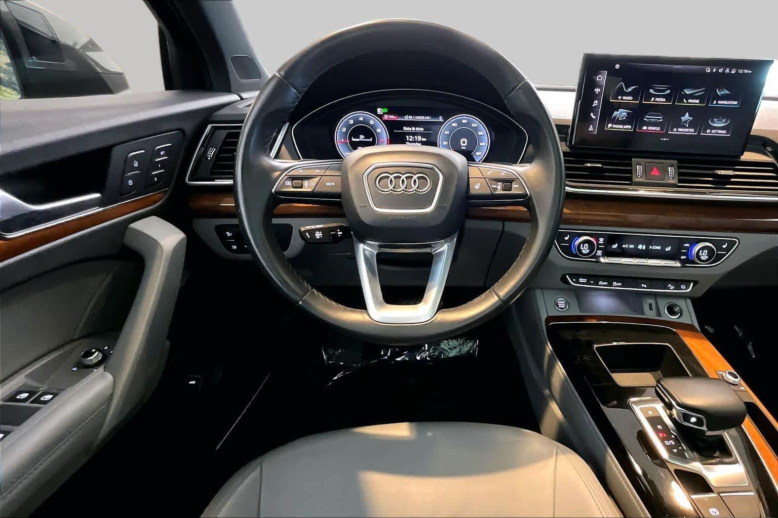 Used 2023 Audi Q5 2.0T Premium Plus w/ Premium Plus Package AWD/4WD image 6