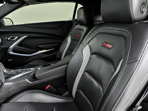 Used 2017 Chevrolet Camaro SS RWD image 23