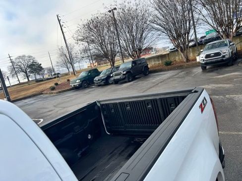 Used 2016 Chevrolet Colorado Z71 image 12