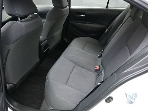 Used 2021 Toyota Corolla LE image 14