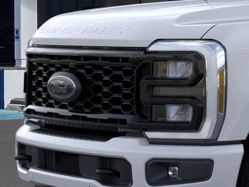 New 2026 Ford F250 Lariat w/ Black Appearance Package image 17