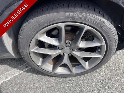 Used 2010 Dodge Challenger SE RWD image 11