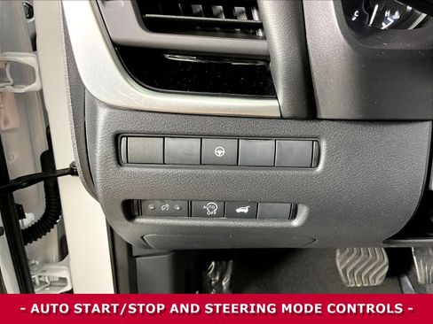Certified 2025 Nissan Rogue SV AWD/4WD image 36