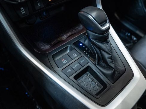Certified 2021 Toyota RAV4 Limited FWD image 31