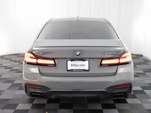 Used 2022 BMW M550i xDrive M550i xDrive w/ Premium Package image 18
