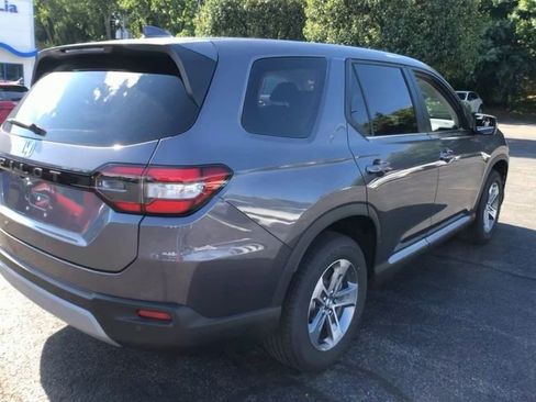 New 2025 Honda Pilot EX-L image 9