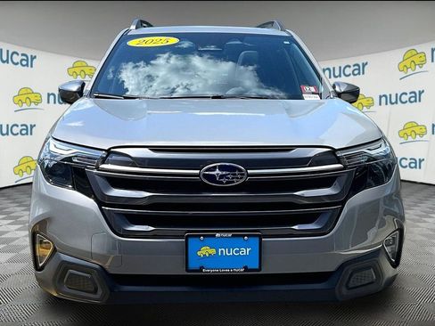 Used 2025 Subaru Forester Premium AWD/4WD image 2