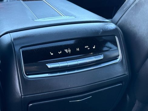 Used 2022 Cadillac Escalade ESV Sport Platinum image 13