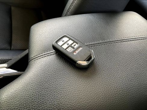 Used 2017 Honda Accord Touring image 33