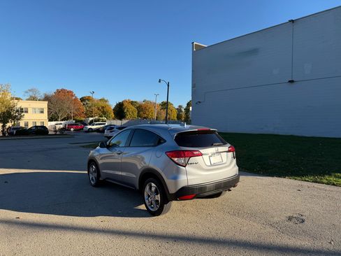 Used 2022 Honda HR-V LX image 5