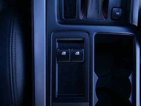 Used 2005 Pontiac GTO / 6.0L V8 / Leather Seats / LO image 14