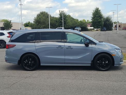 Certified 2023 Honda Odyssey Sport image 2