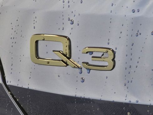 Used 2024 Audi Q3 2.0T Premium w/ Convenience Package image 31