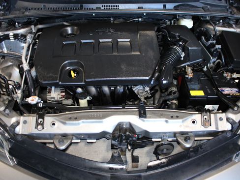 Used 2019 Toyota Corolla LE FWD image 31