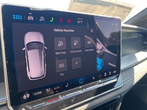 New 2026 Volkswagen Tiguan SE R-Line image 16