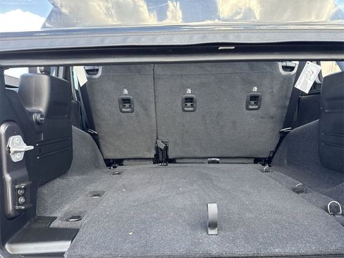 Used 2022 Jeep Wrangler Unlimited Sport image 34