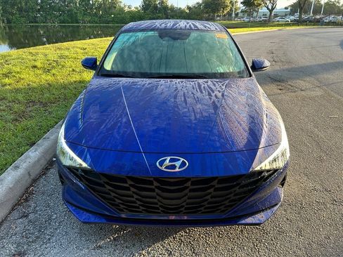Used 2023 Hyundai Elantra SE FWD image 9