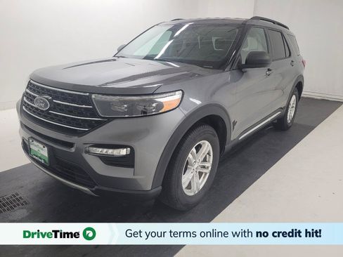 Used 2021 Ford Explorer XLT w/ Equipment Group 202A AWD/4WD image 1