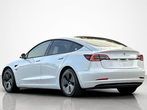 Used 2021 Tesla Model 3 Standard Range Plus image 3