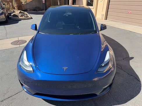 Used 2024 Tesla Model Y 2WD image 19