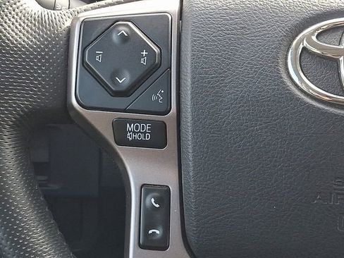 Used 2018 Toyota Tacoma SR5 image 17