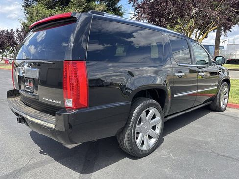 Used 2011 Cadillac Escalade ESV Platinum AWD/4WD image 10