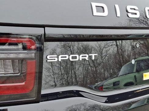 Used 2025 Land Rover Discovery Sport S image 30