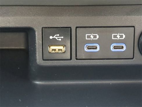 Used 2022 Toyota Highlander LE image 21