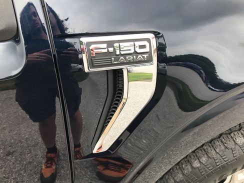 Used 2023 Ford F150 Lariat AWD/4WD image 9