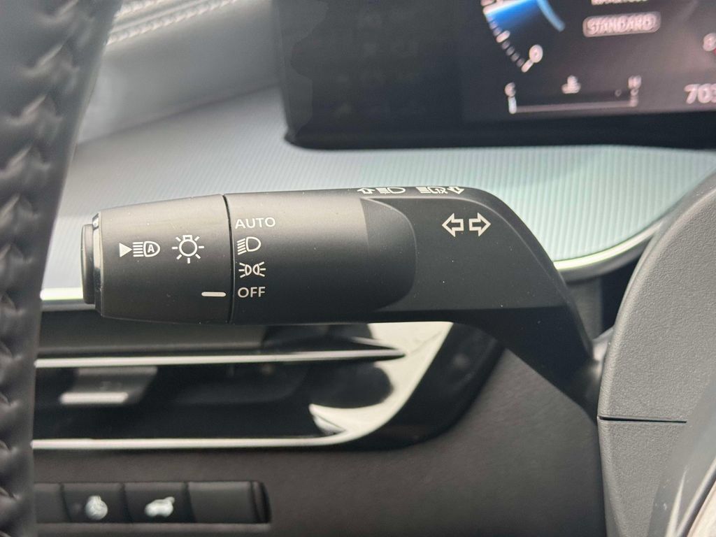 Used 2025 Nissan Murano SL AWD/4WD image 23