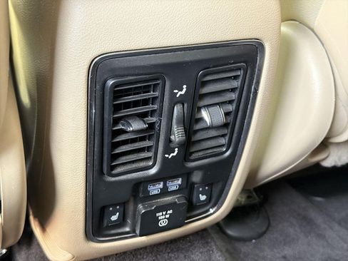 Used 2018 Jeep Grand Cherokee Limited AWD/4WD image 19