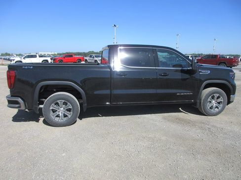 New 2026 GMC Sierra 1500 SLE w/ Max Trailering Package AWD/4WD image 3
