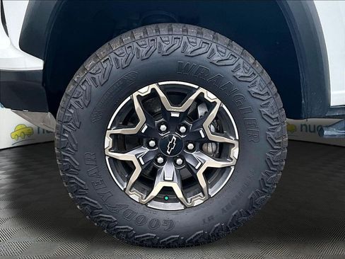 Used 2024 Chevrolet Colorado ZR2 AWD/4WD image 28