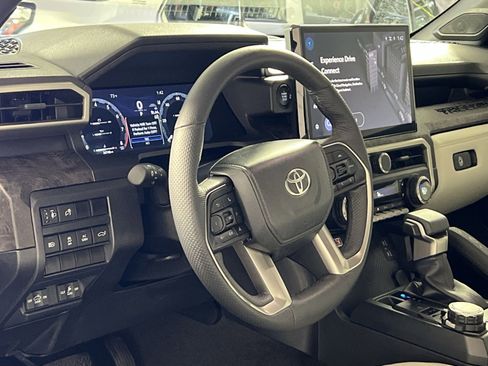 Used 2024 Toyota Tacoma Limited w/ Limited Package (LT) image 13