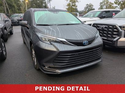 Used 2025 Toyota Sienna XLE