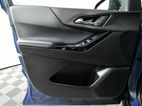 Used 2025 Chevrolet Equinox LT w/ Midnight Edition image 21