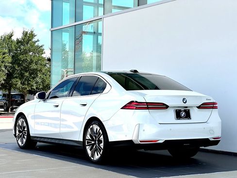 New 2026 BMW 530i w/ Executive Package RWD image 7