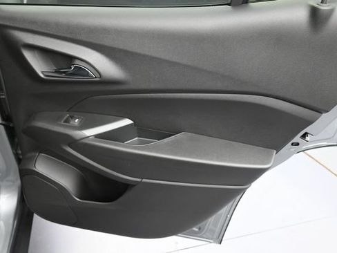 New 2026 Chevrolet Trax LT w/ Driver Confidence Package FWD image 25